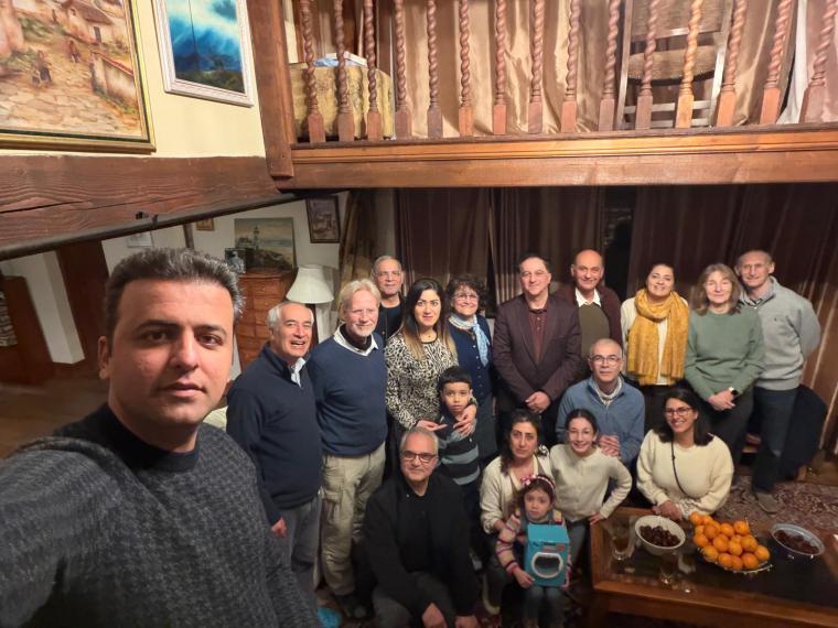 Hand in Hand: Consistent Efforts for Community&nbsp;Making